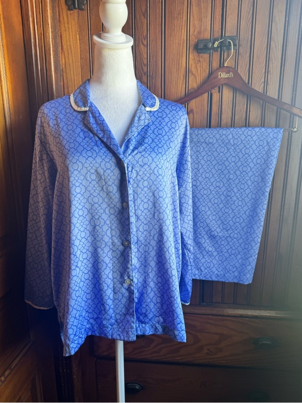 Natori 2 Piece Silky Pajama set Size Medium